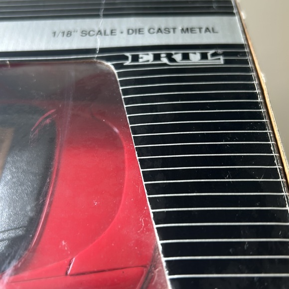 American Muscle 1996 Camaro z28 red - Picture 4 of 11